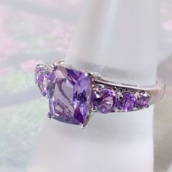 African Amethyst Ring Sterling Silver Size 9-1/4 - Picture 1 of 9